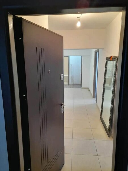 Metrou 1 Decembrie, apartament 3 camere decomandat  69 mp, renovat total.