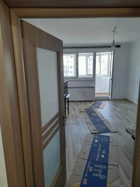Metrou 1 Decembrie, apartament 3 camere decomandat  69 mp, renovat total.